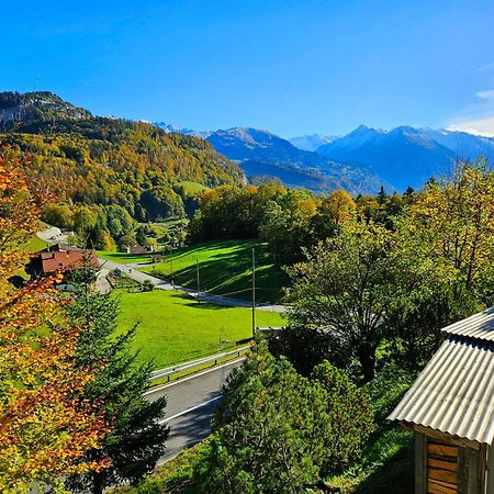 Gemütliche FeWo mit Sauna inmitten der Berge Apartamento Meiringen Exterior foto