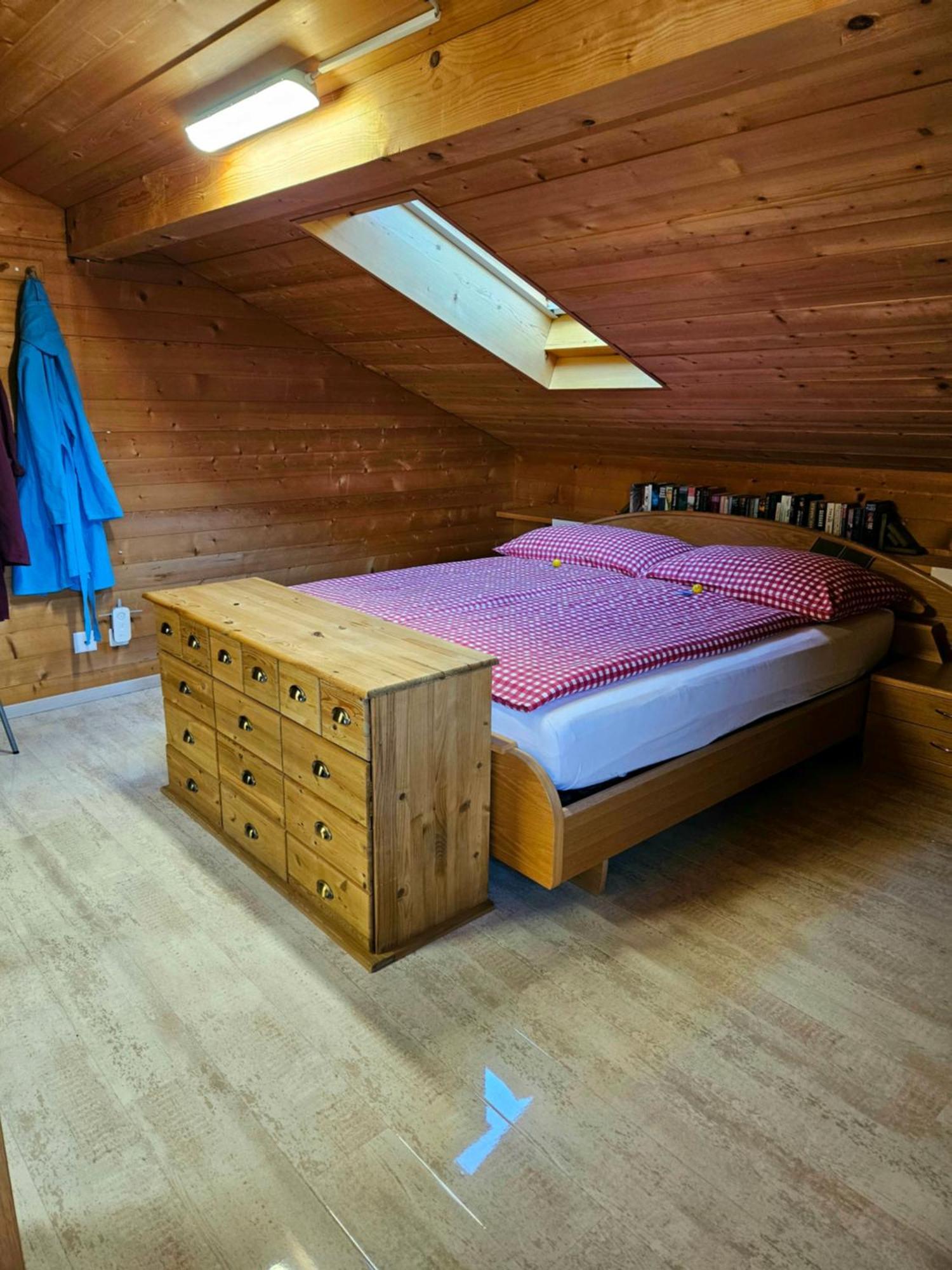 Gemütliche FeWo mit Sauna inmitten der Berge Apartamento Meiringen Exterior foto