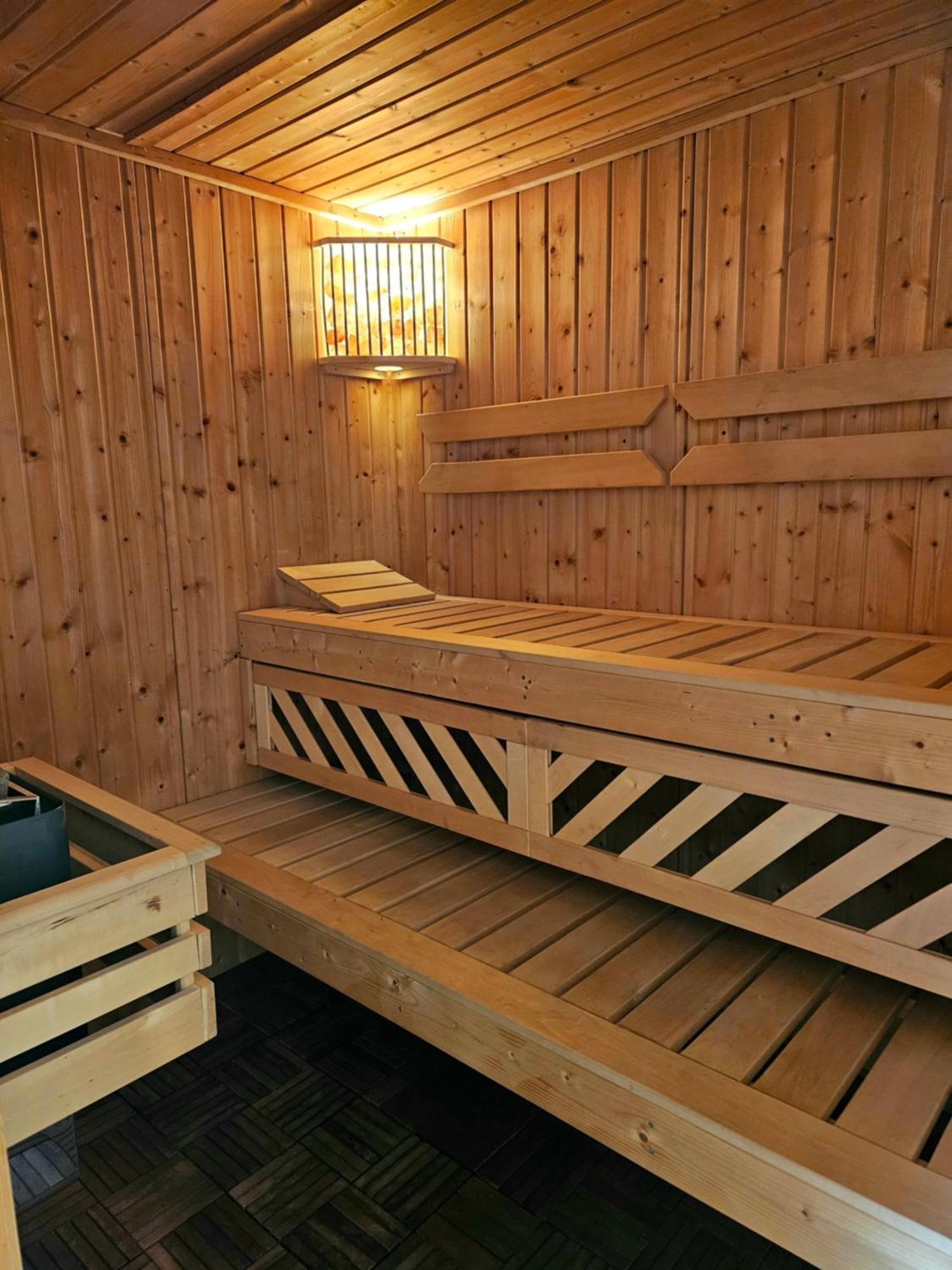 Gemütliche FeWo mit Sauna inmitten der Berge Apartamento Meiringen Exterior foto