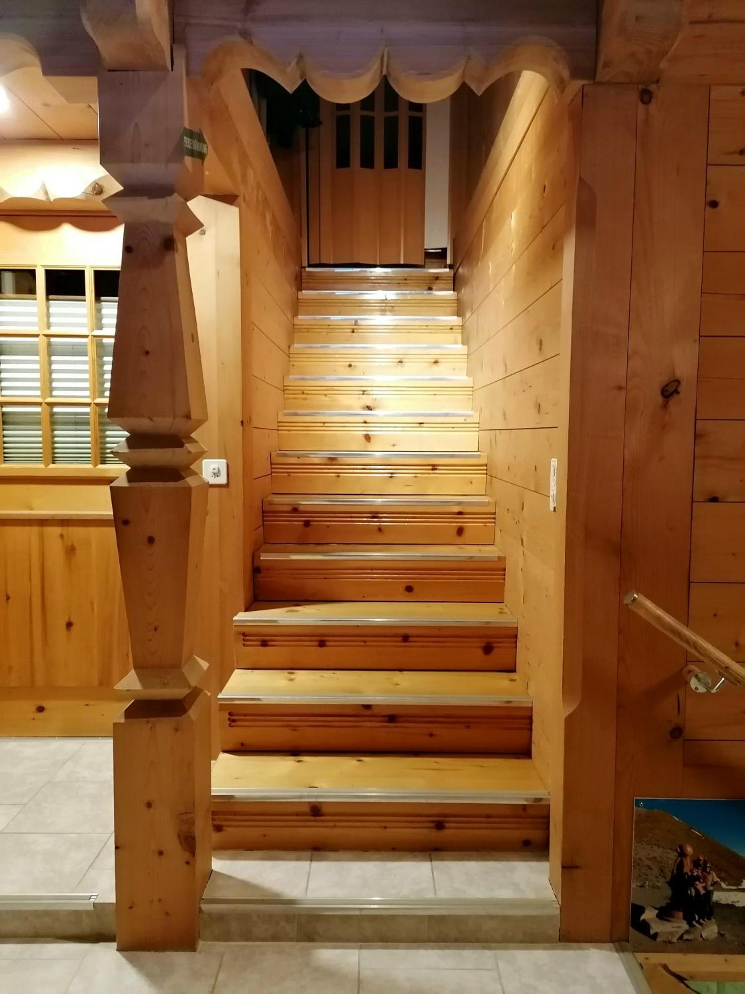 Gemütliche FeWo mit Sauna inmitten der Berge Apartamento Meiringen Exterior foto