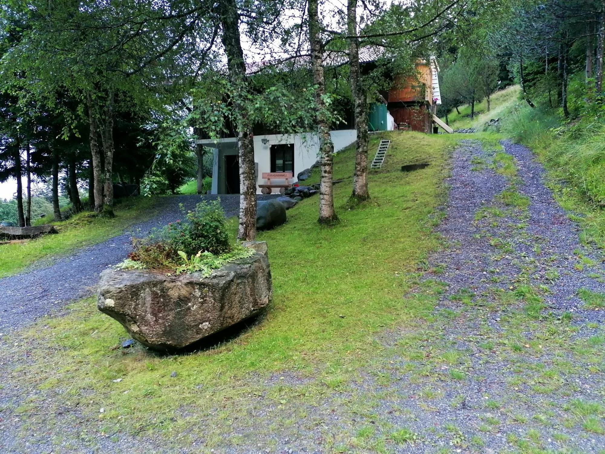 Gemütliche FeWo mit Sauna inmitten der Berge Apartamento Meiringen Exterior foto